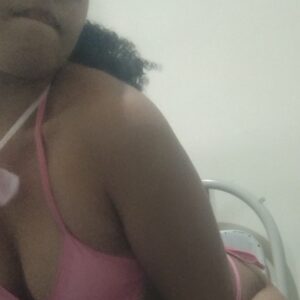Vídeos e fotos metendo na bucetinha com penis de borracha